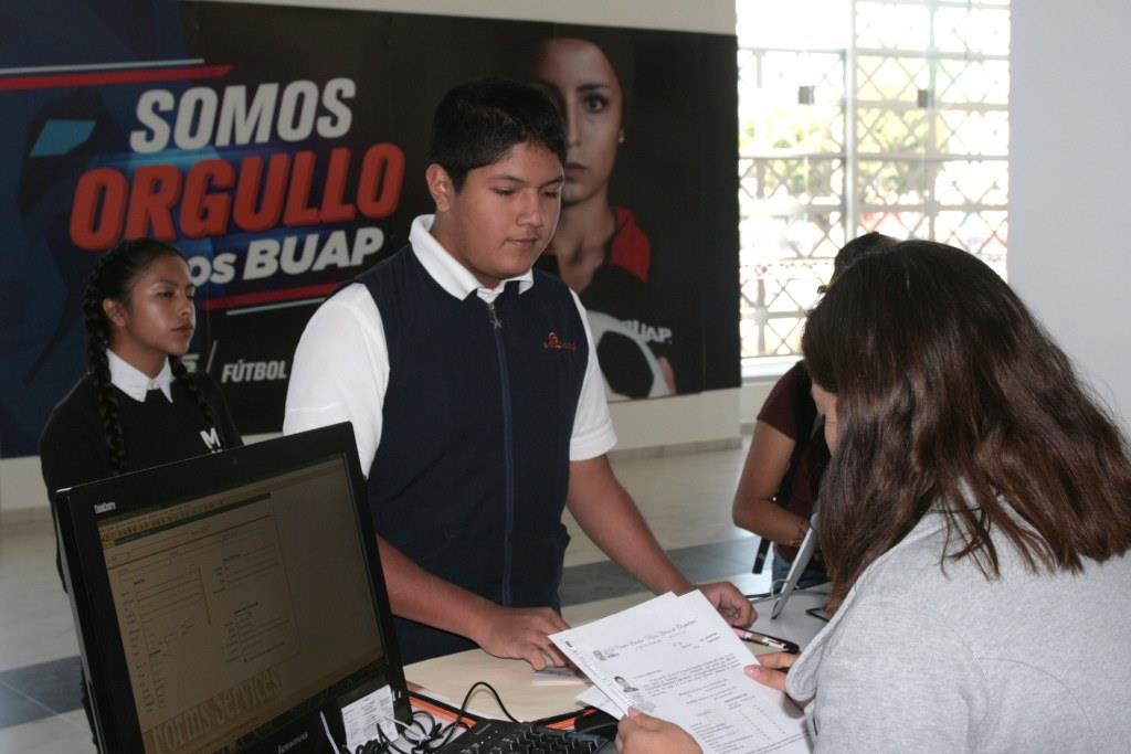 Con la entrega de los formatos de asignación de examen, el Proceso de Admisión 2019 de la BUAP entró en su segunda etapa (Especial)