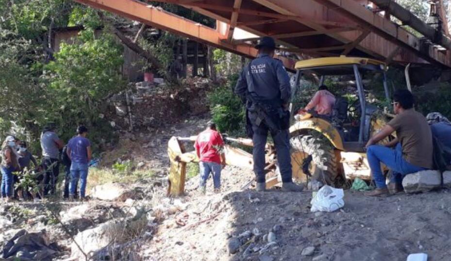 En Oaxaca buscan a dos personas desparecidas tras hallar dos fosas clandestinas en el Istmo de Tehuantepec. (Especial)