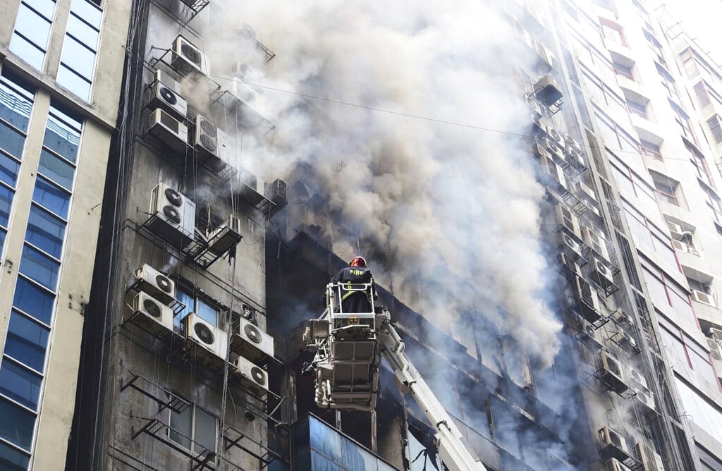 Por el momento se desconocen las causas del incendio.  AP