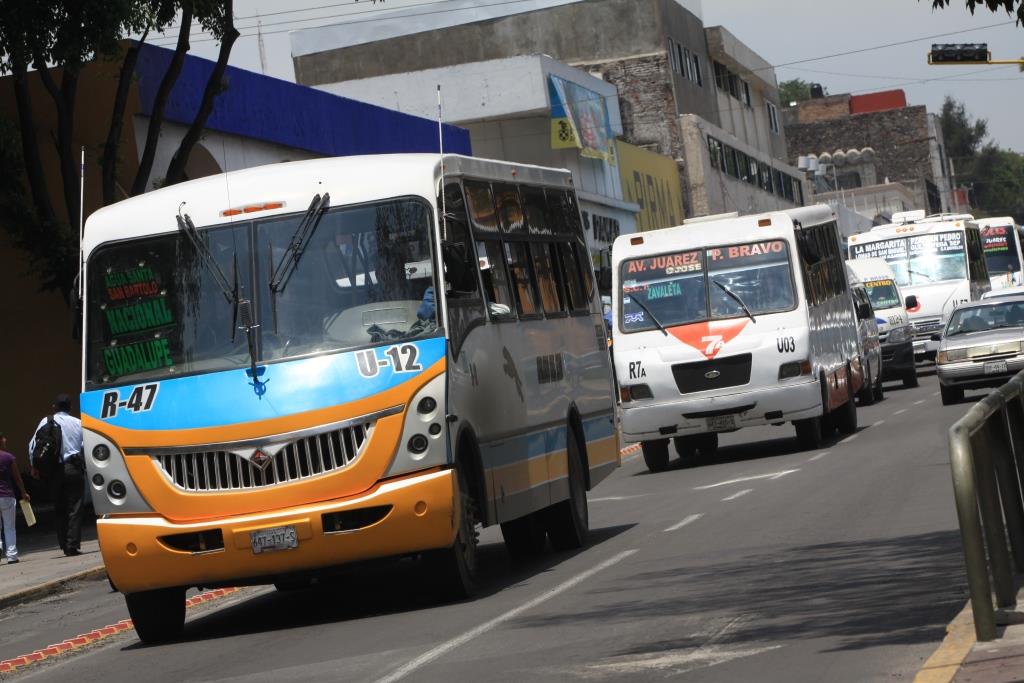 Regulan propaganda en transporte público de Puebla (Andrés Lobato)