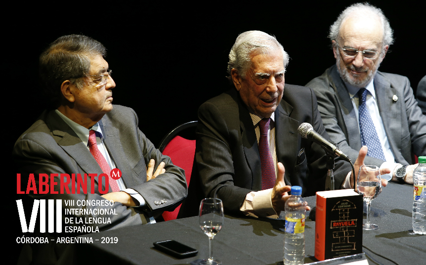 Sergio Ramíerz, Vargas Llosa y Muñoz Machado durante la presentación de 'Rayuela'. (Cortesía: CILE)