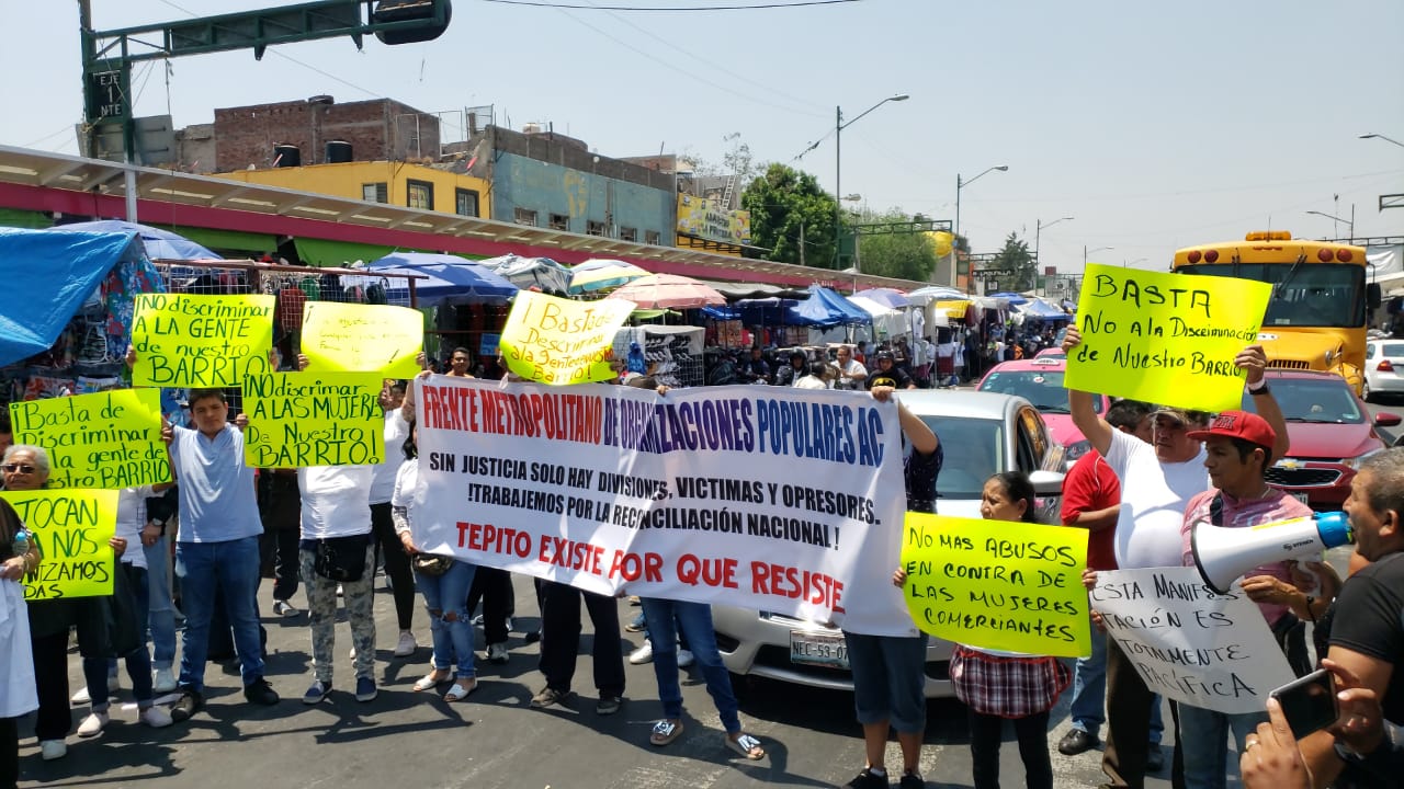 Comerciantes denuncian que Unión Tepito organizó bloqueo en Eje 1 Norte. (Especial)