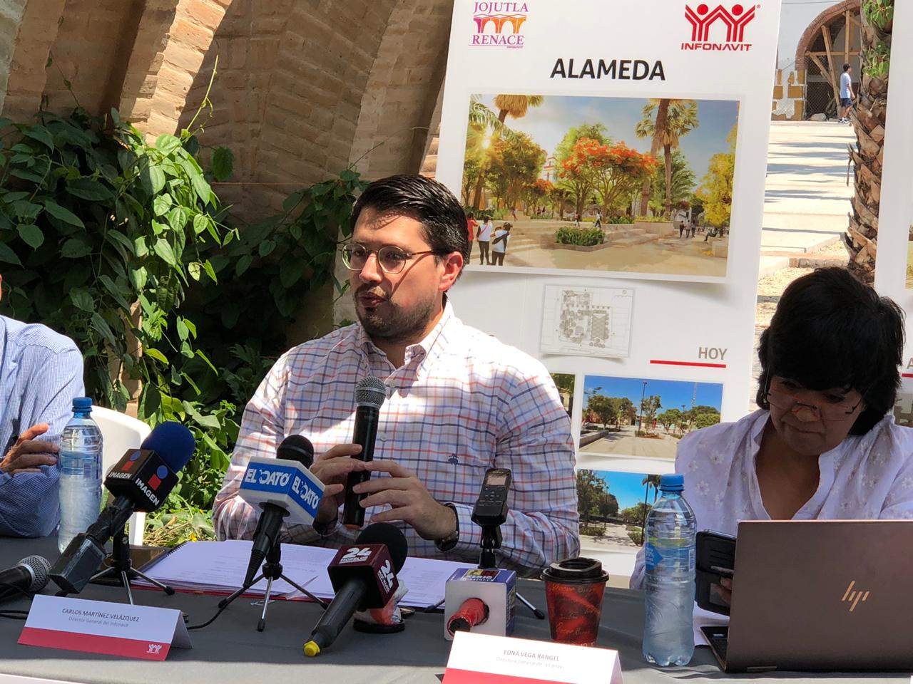 El director del Infonavit, Carlos Martínez Velázquez, supervisó el avance de la recuperación de espacios públicos en Jojutla (Especial)