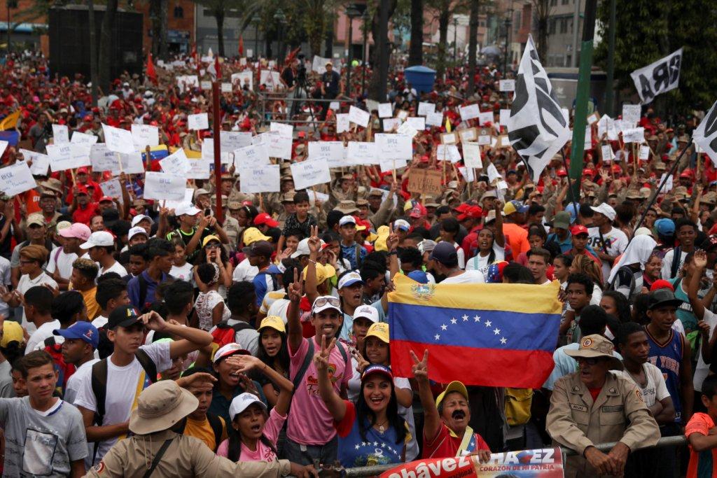 Estas marchas paralelas se han vuelto un patrón en las últimas semanas. REUTERS