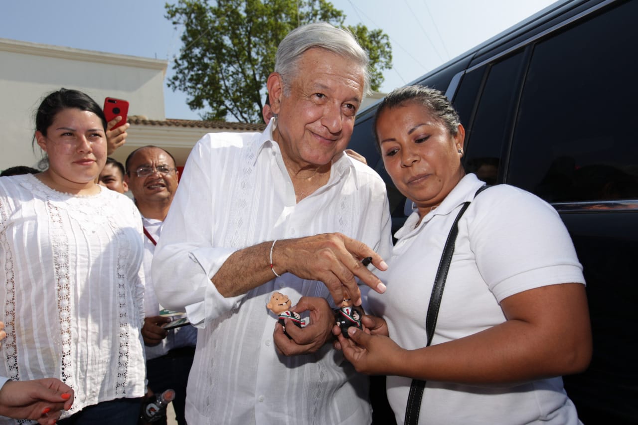 El presidente Andrés Manuel López Obrador reiteró su invitación a Donald Trump para que compre el avión presidencial (Omar Franco)