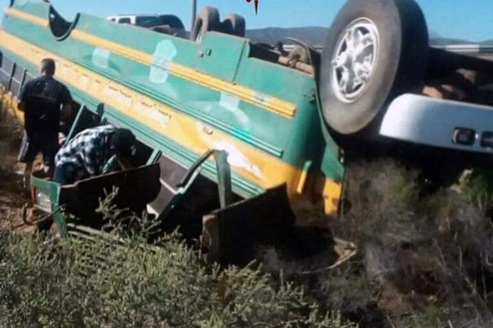 El autobús volcó cuando se dirigía a Ciudad Constitución. (Especial)