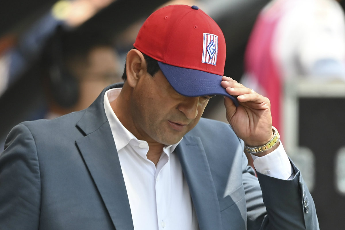 José Saturnino Cardozo deja de ser técnico de Chivas (Imago7)