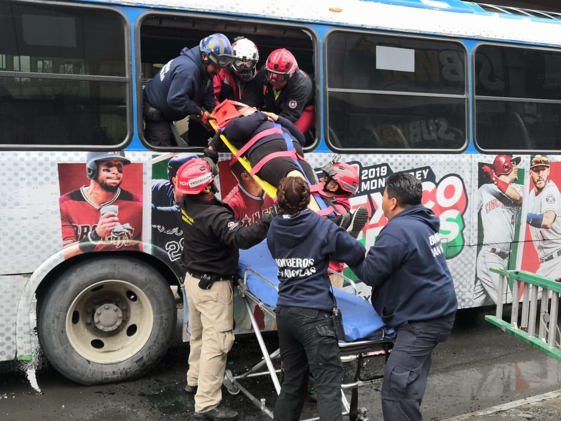 Fueron 12 personas las que resultaron lesionadas en el accidente. (Foto:Alan Elí Pérez)