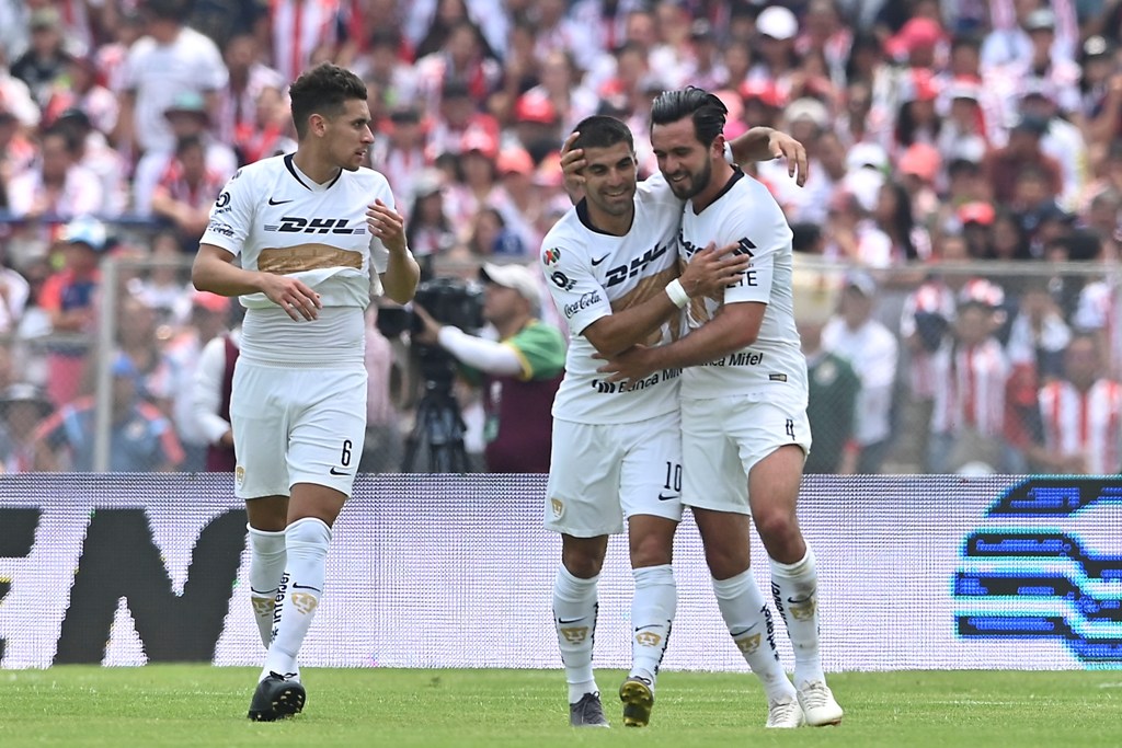 Pumas se impuso a Chivas en el césped del Estadio Universitario (Imago7)