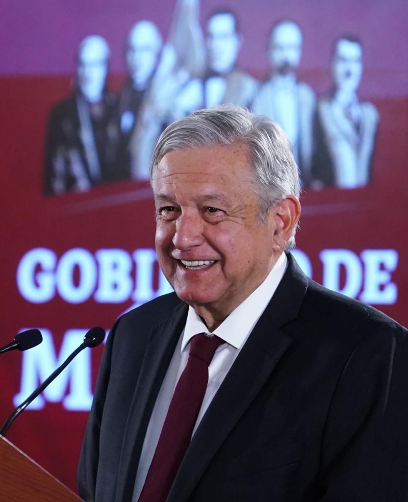 AMLO pide a líder del PAN no hacer el ridículo/Especial.