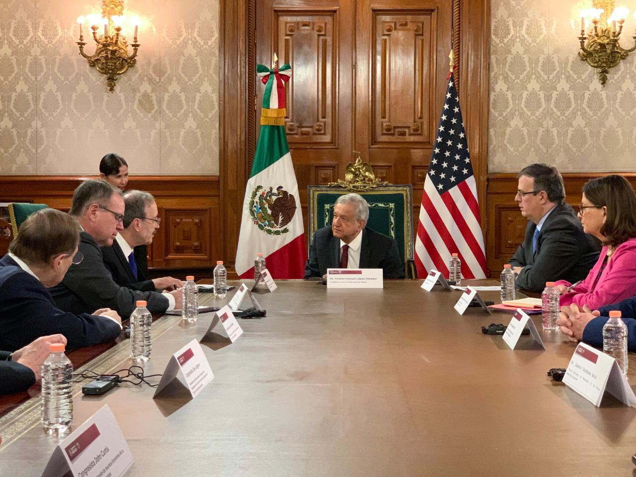 AMLO se reúne con congresistas estadunidenses; lo invitan al Capitolio/Especial.