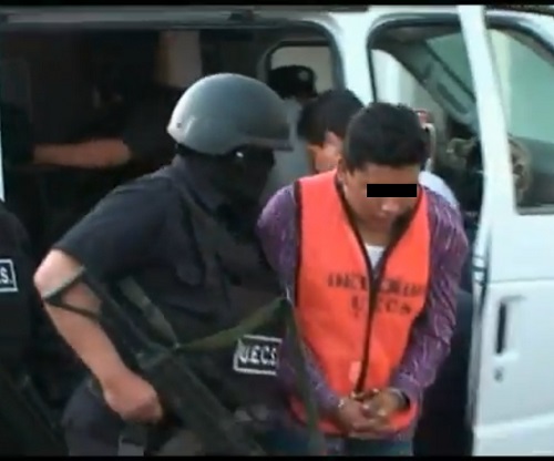 Militares y policías estatales y locales los presentaron ante el MP. (Especial)