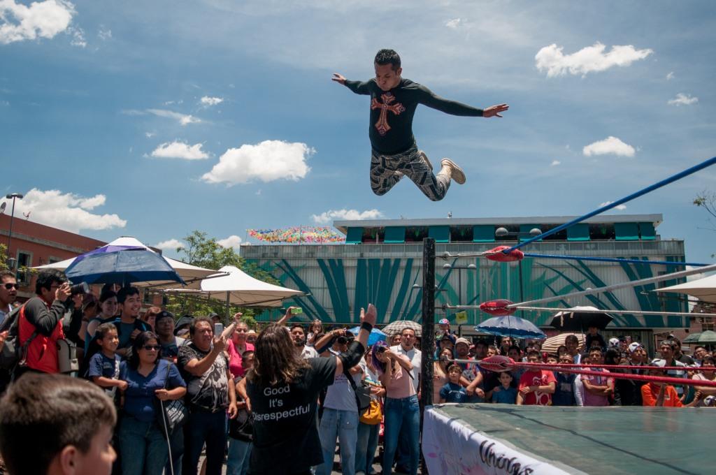 Exhibición de lucha libre en la plaza de Garibaldi en Ciudad de México (Cuartoscuro)