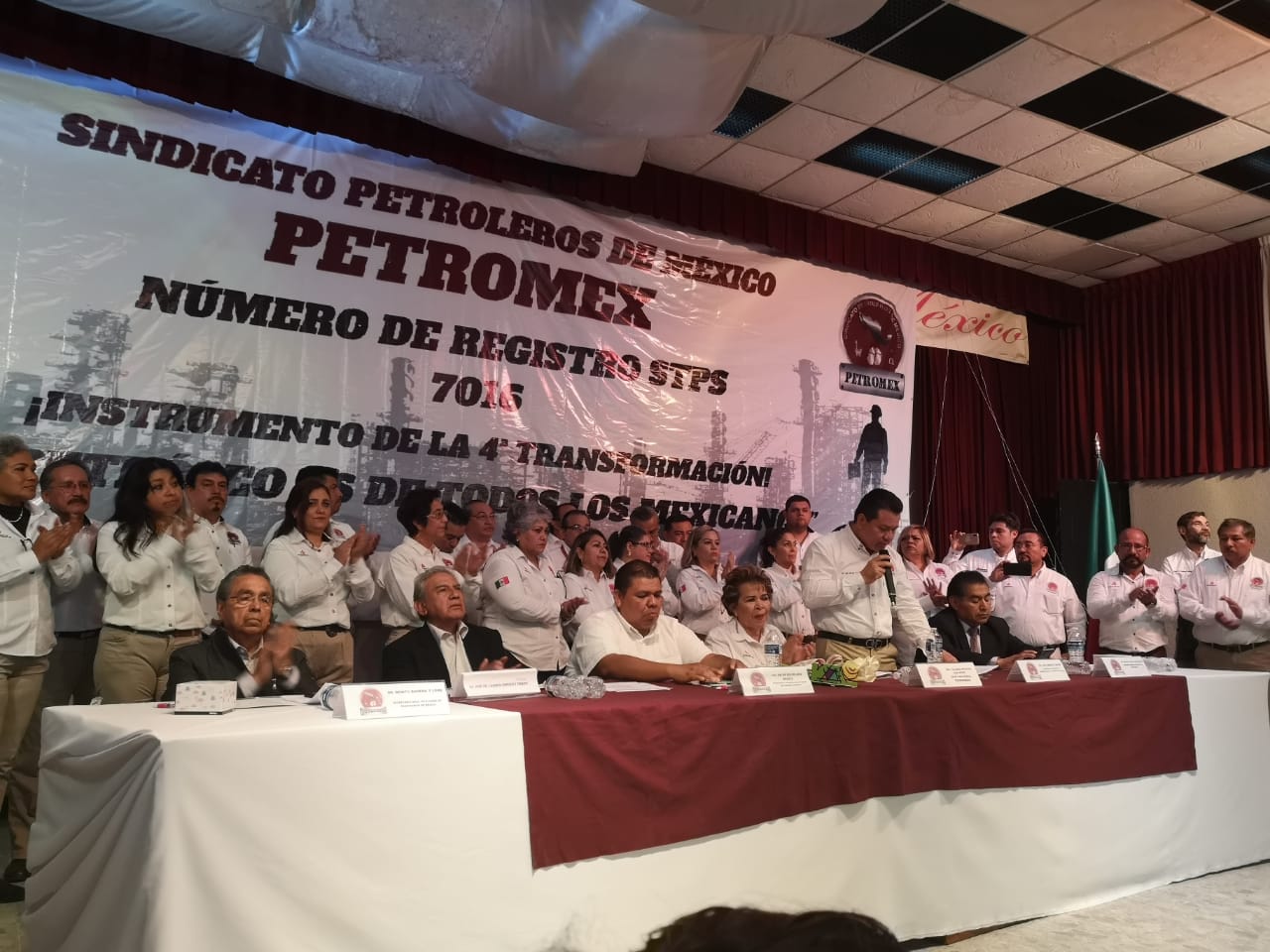 Petroleros de México disputará contrato colectivo a Romero Deschamps/Francisco Mejía.