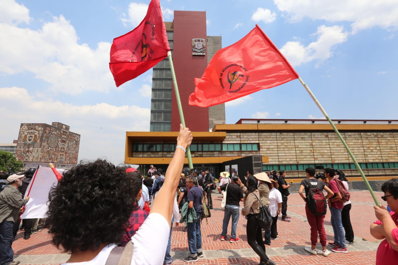 Docentes exigen mejores condiciones laborales en la Rectoría de la UNAM. (Cuartoscuro)