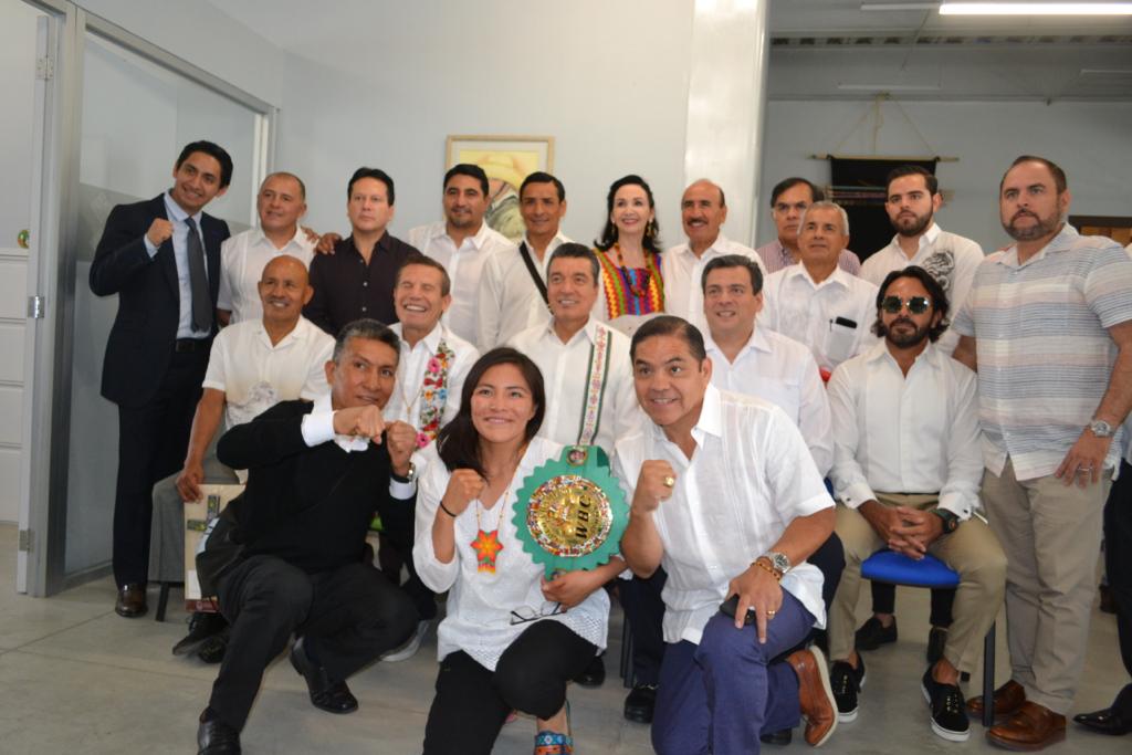 Entrega del cinturón 'Guerrero Azteca' (Cortesía)