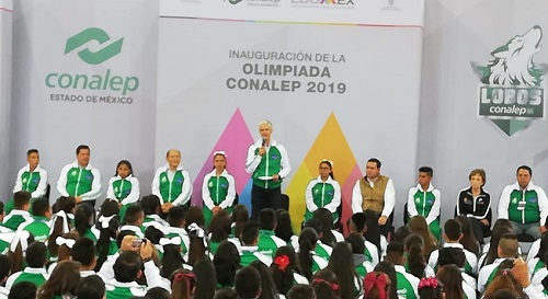 El mandatario alentó a los estudiantes a continuar con la actividad. (Alondra Ávila)