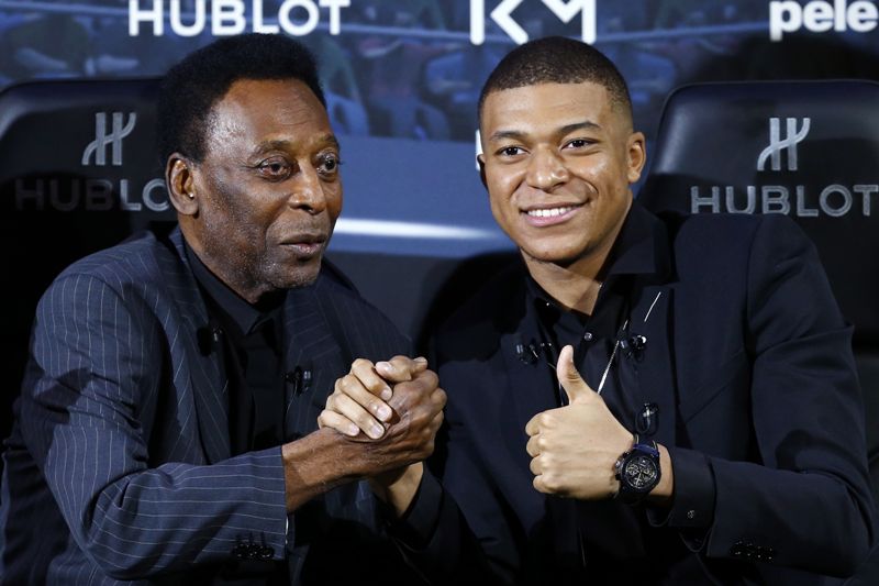 Pelé se encuentra hospitalizado tras mantener un evento con Mbappé (EFE)
