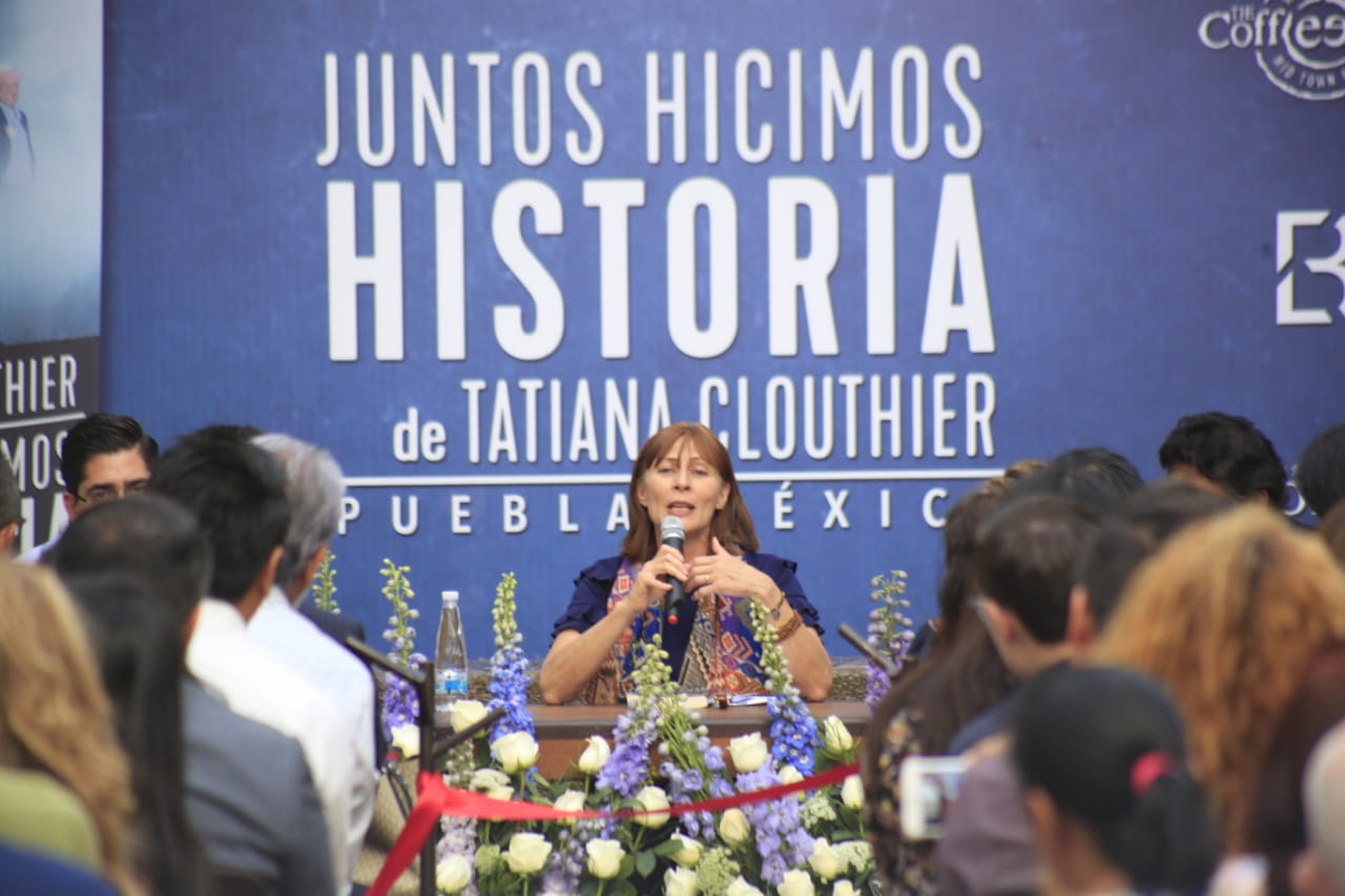 Tatiana Clouthier presentó en Puebla su libro "Juntos Hicimos Historia" (Andrés Lobato)