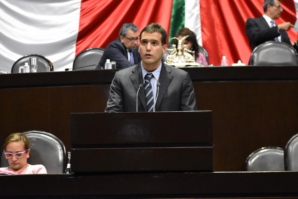 El diputado exhortó a la SEP y UNAM a reforzar el plan de estudios de las facultades de medicina y enfermería. (Especial)