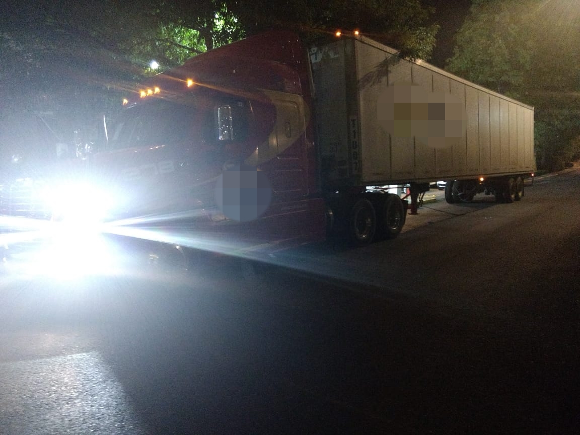 El tráiler fue llevado a un corralón en Tláhuac. (Especial)