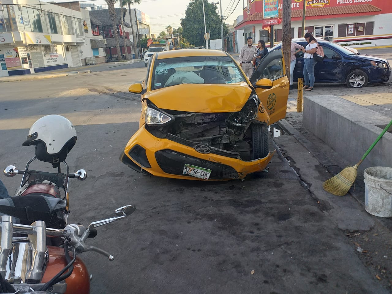 El taxista resultó ser el responsable por pasarse el rojo. (Especial)