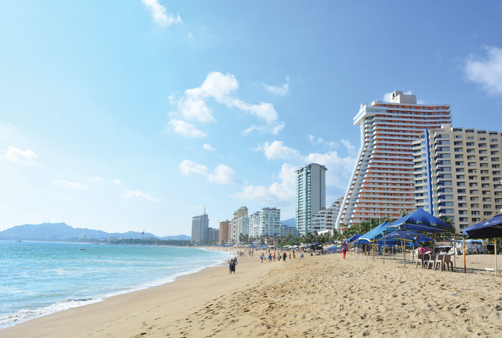 Acapulco se remodeló para recibir a 900 compradores de 40 países durante el Tianguis Turístico.