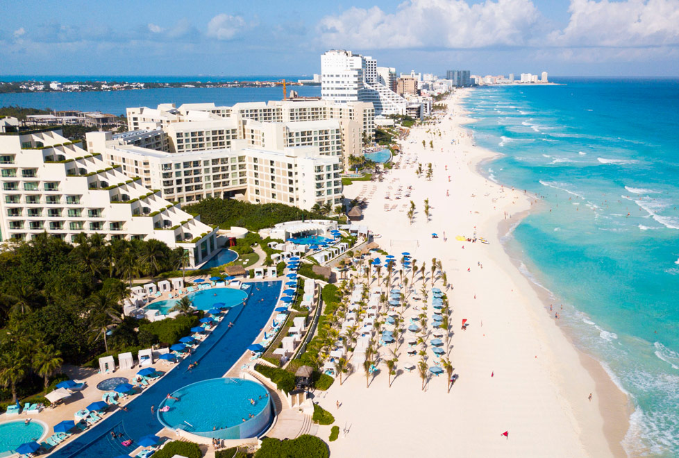 Cancún se convirtió en destino turístico hace 50 años, desde entonces es uno de los sitios de playa más valorados por turistas mexicanos y extranjeros
