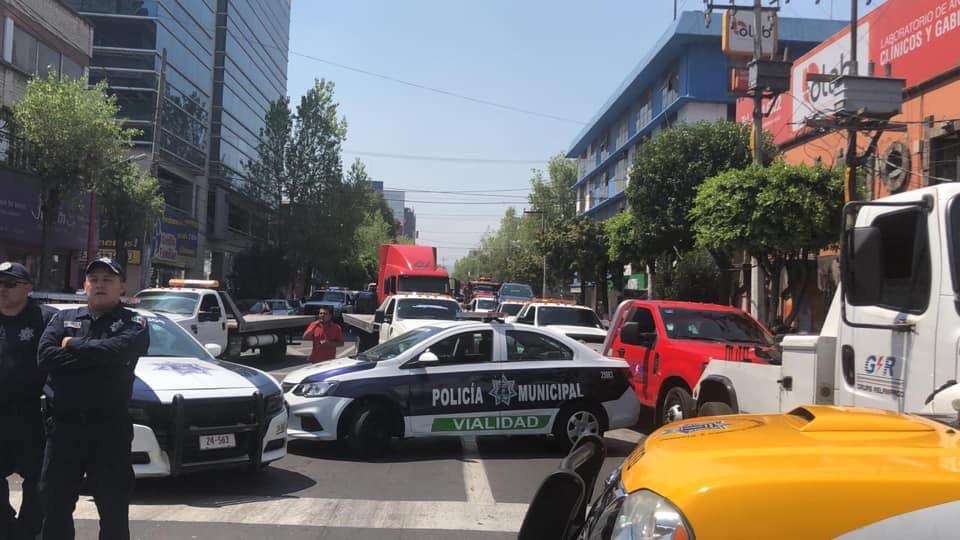 Decenas de grúas y camiones se dirigieron hacia el Zócalo de la CdMx. (Especial)