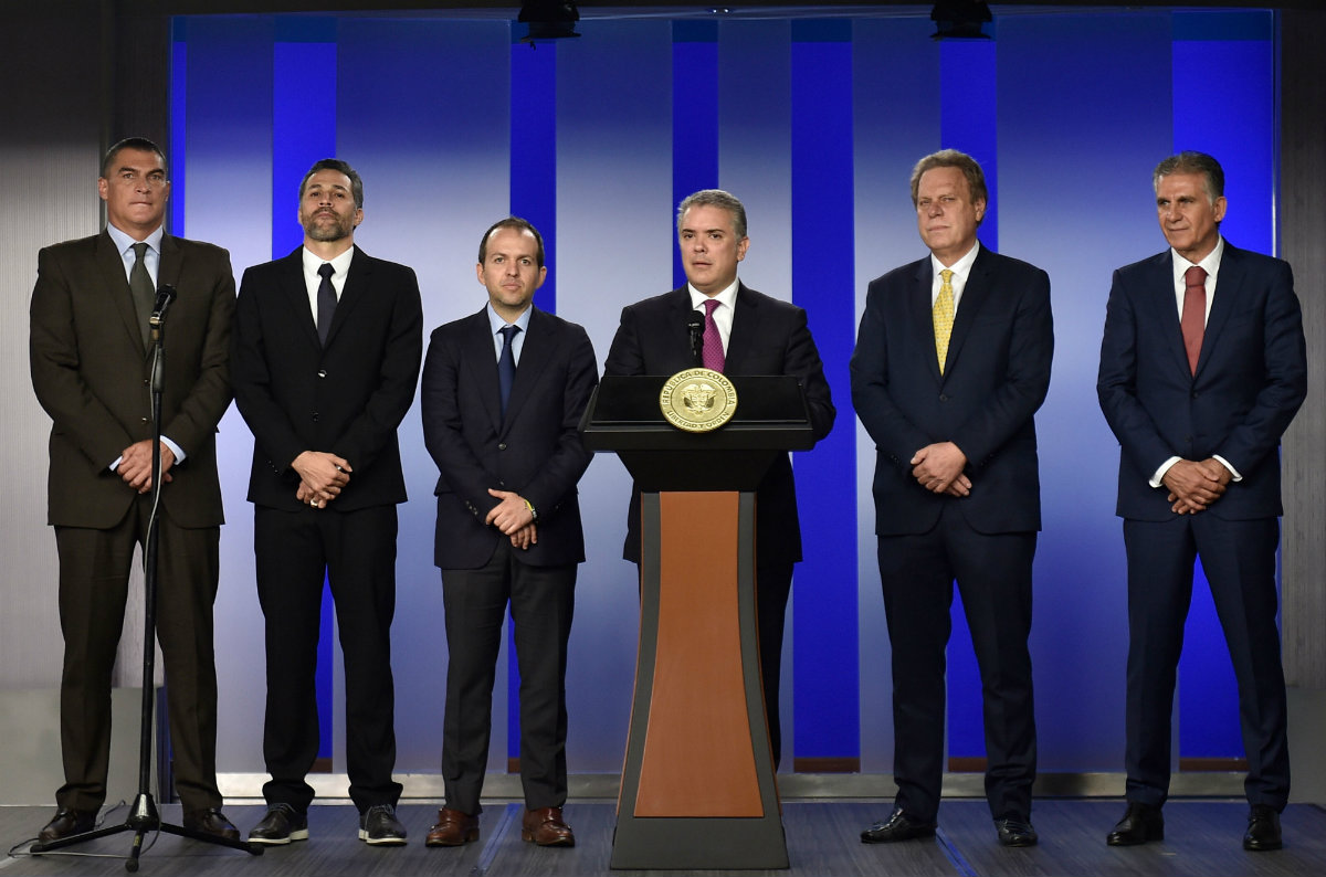 Iván Duque, junto con los máximos dirigentes del deporte y del futbol colombiano anunciaron su postulación para ser sede de la Copa América 2020 (AFP)