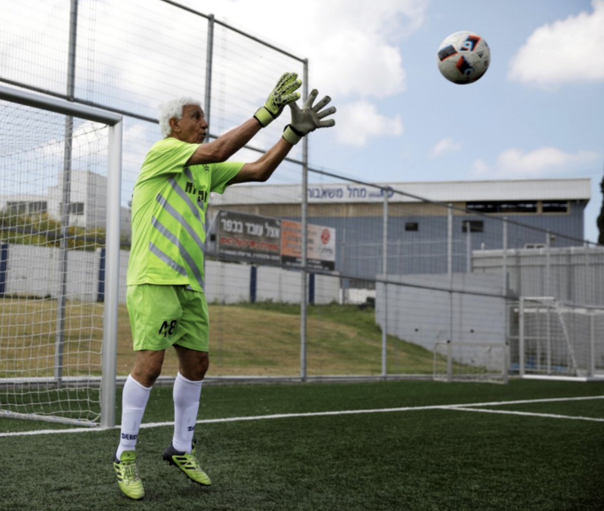 Jugador de 73 años rompe récord en Israel (Especial)