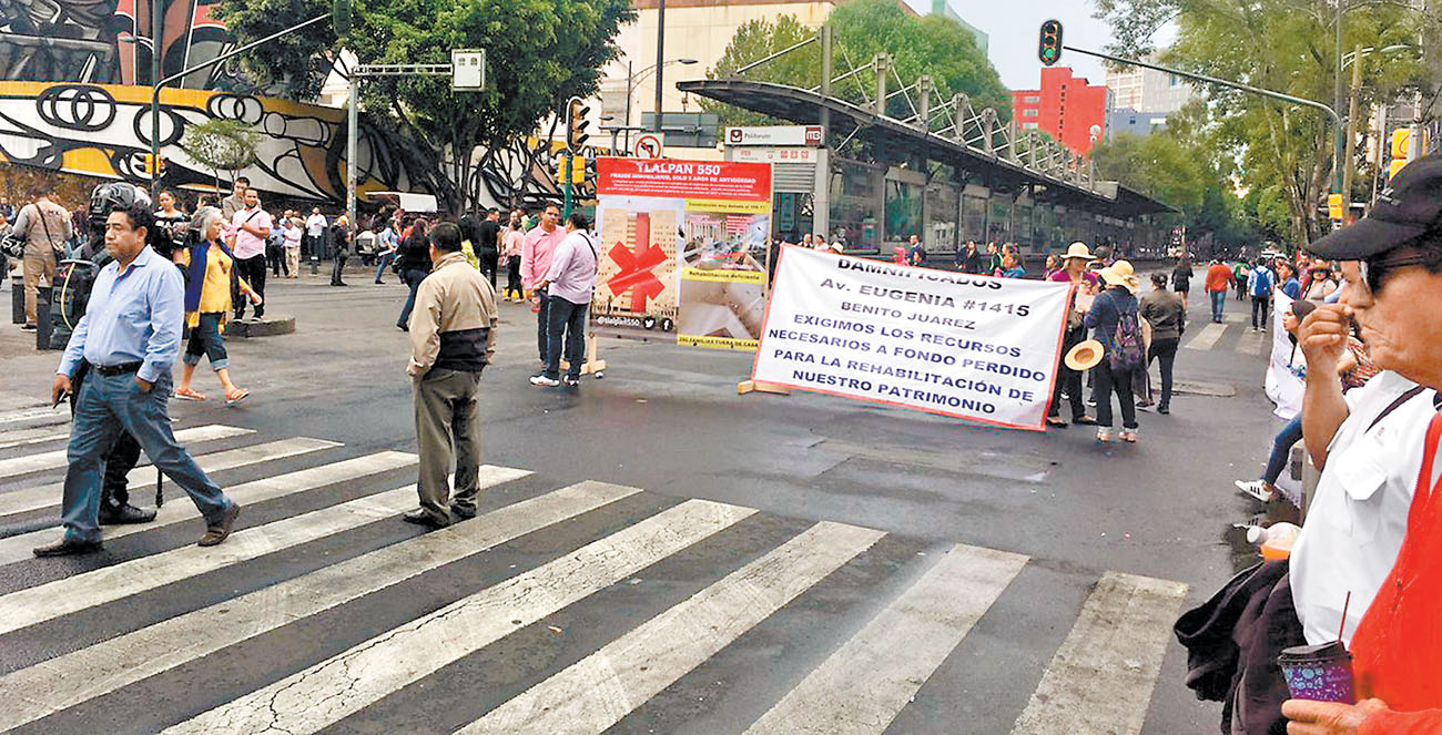 La protesta del pasado viernes afectó los dos sentidos de la avenida y la circulación del Metrobús. (Especial)
