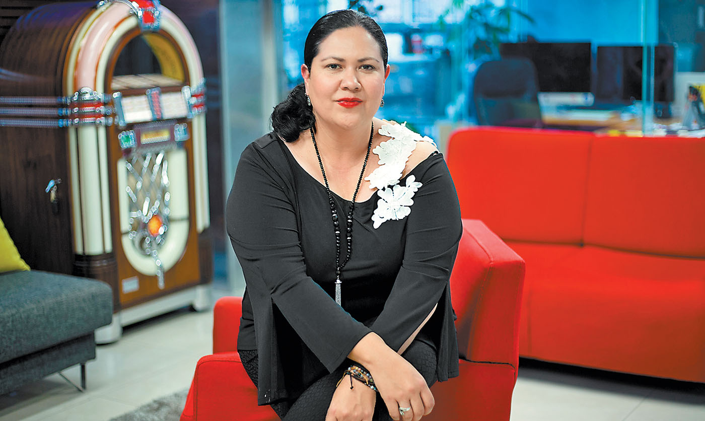 La senadora admite que su sueño de niña fue ser músico, aunque se graduó de ingeniería química. (Araceli López)