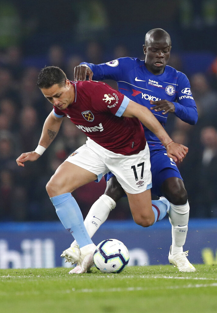 Chicharito Hernández en el partido contra Chelsea (Imago7)