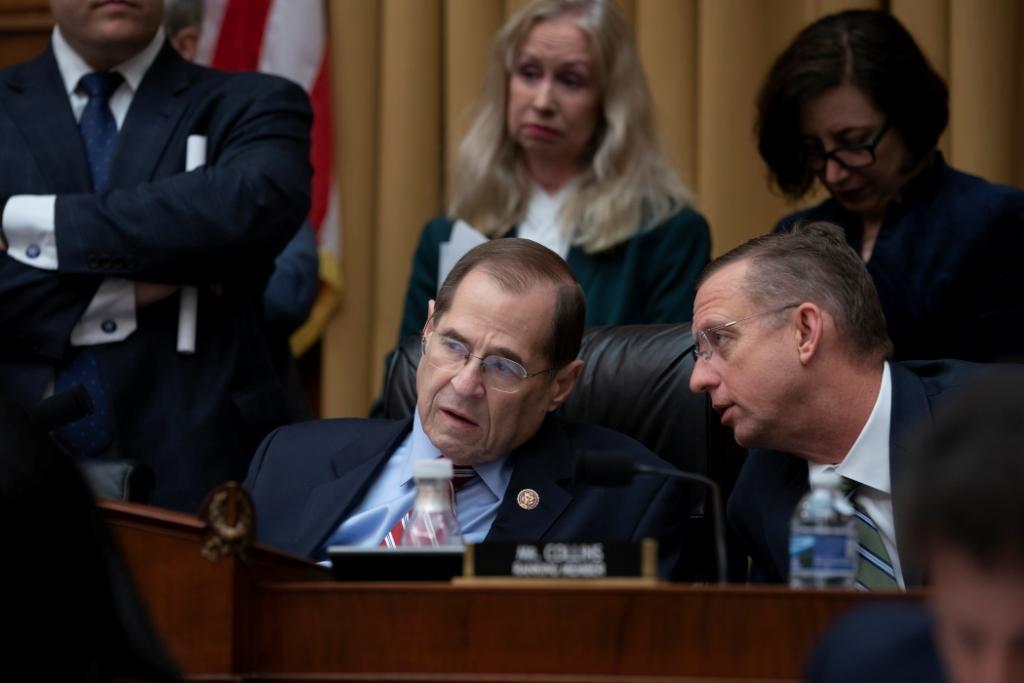 Jerry Nadler (izq.) junto a Doug Collings (der.) en el consenso especial sobre el reporteMueller (AP)
