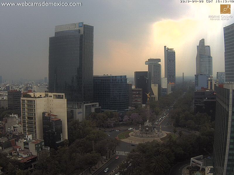 Las lluvias se presentan en el poniente y sur de la Ciudad de México. (Tomado de @webcamsdemexico)