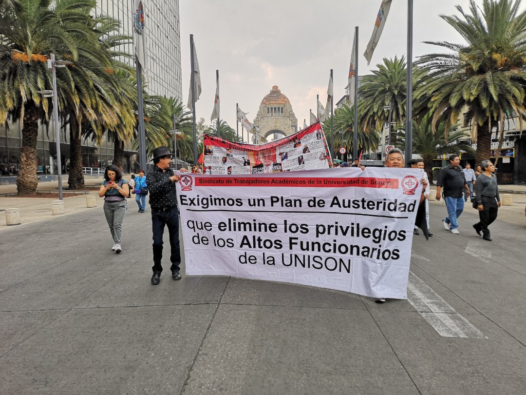El Situam marcha del Monumento a la Revolución al Zócalo. (Jorge Becerril)