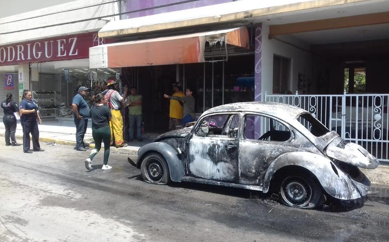 Vocho se incendia en centro de Altamira- Grupo Milenio