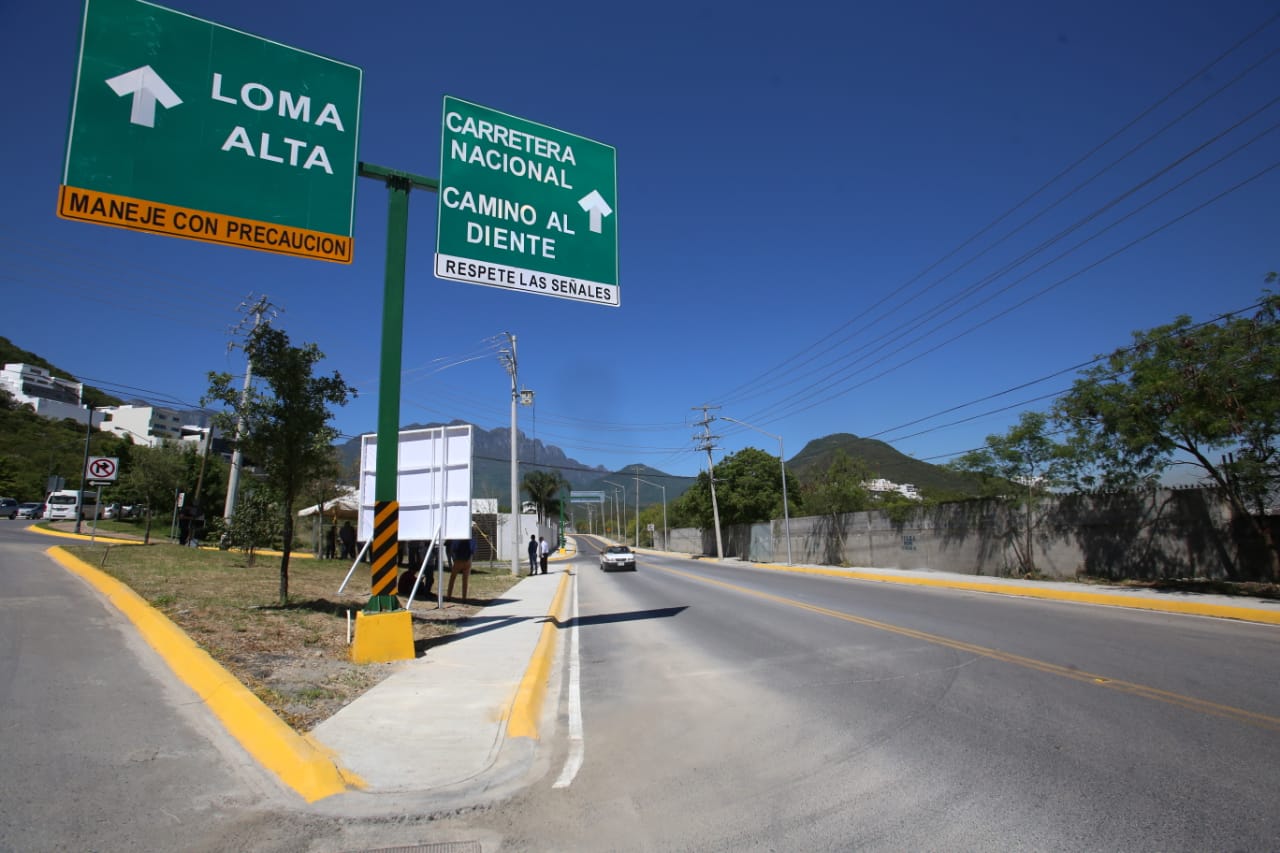 El alcalde Adrián de la Garza detalló que la circulación por esa avenida está abierta desde finales de 2018. Foto:  Leonel Rocha