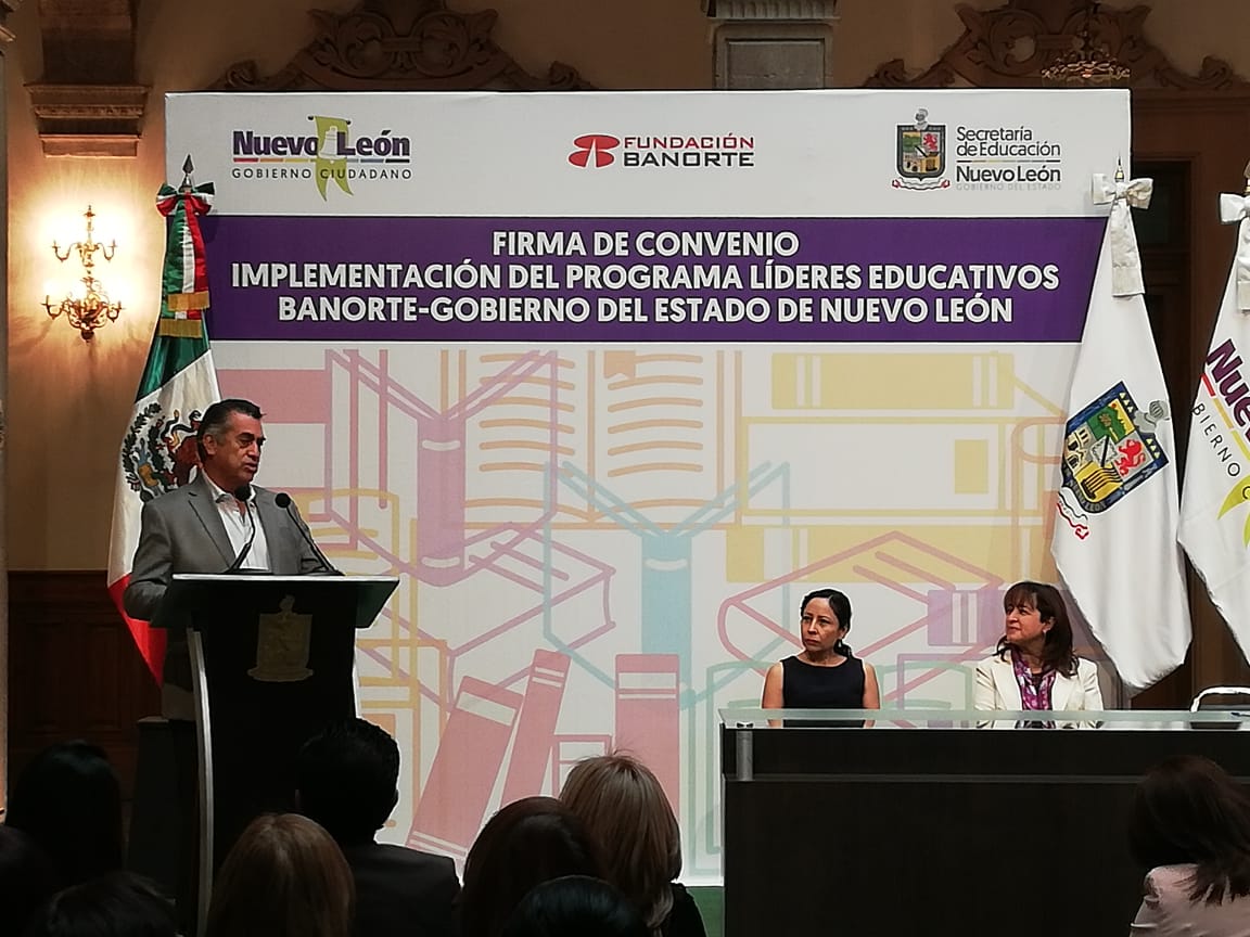 La alianza educativa fue pactada entre el Estado y la fundación mediante el Programa Líderes Educativos. Foto:  Eduardo Mendieta