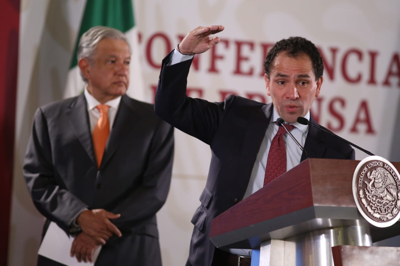 AMLO junto al subsecretario de Hacienda Arturo Herrera. (Octavio Hoyos)