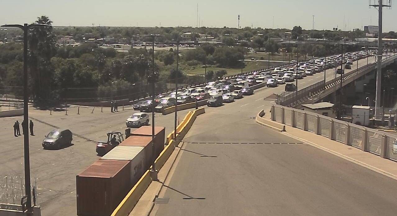 Cierre en carriles de puente internacional en Nuevo Laredo (Foto/Cortesía)