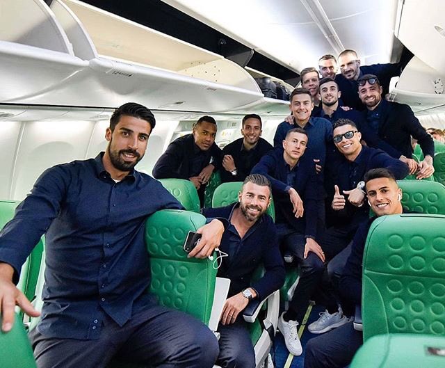 Cristiano Ronaldo viaja con la Juventus para enfrentar al Ajax en la Champions League (Twitter @Cristiano)