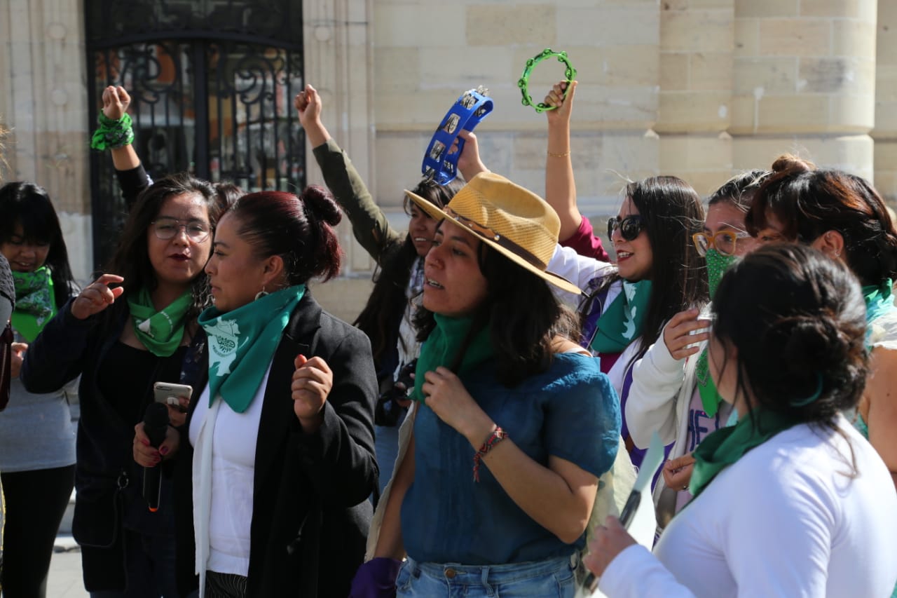 Integrantes de colectivos feministas se manifestaron contra iniciativa pro vida del PAN. (Jorge Sánchez)
