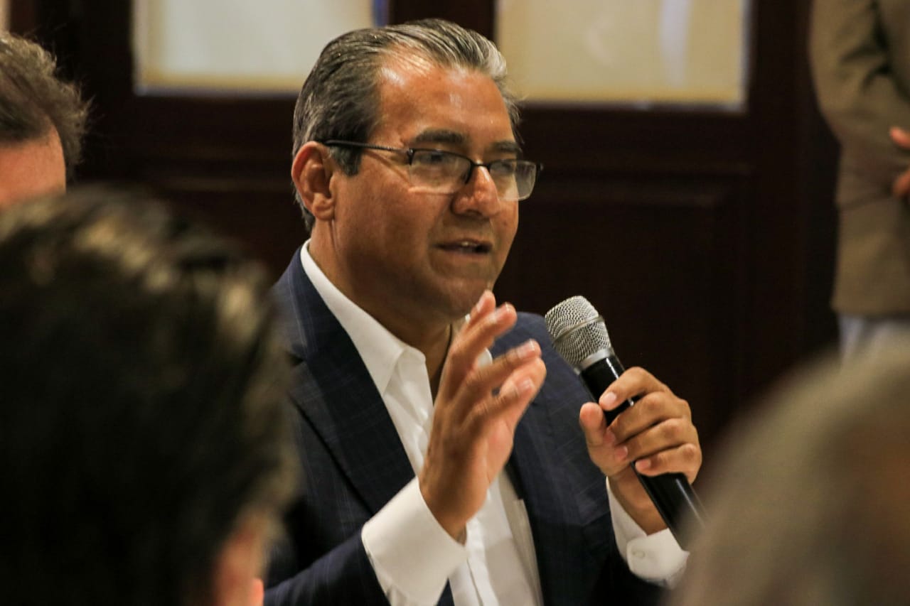 Jiménez Merino aseguró que, en su gestión, se simplificarán los procesos y tiempos de respuesta de trámites (J. Zambrano)
