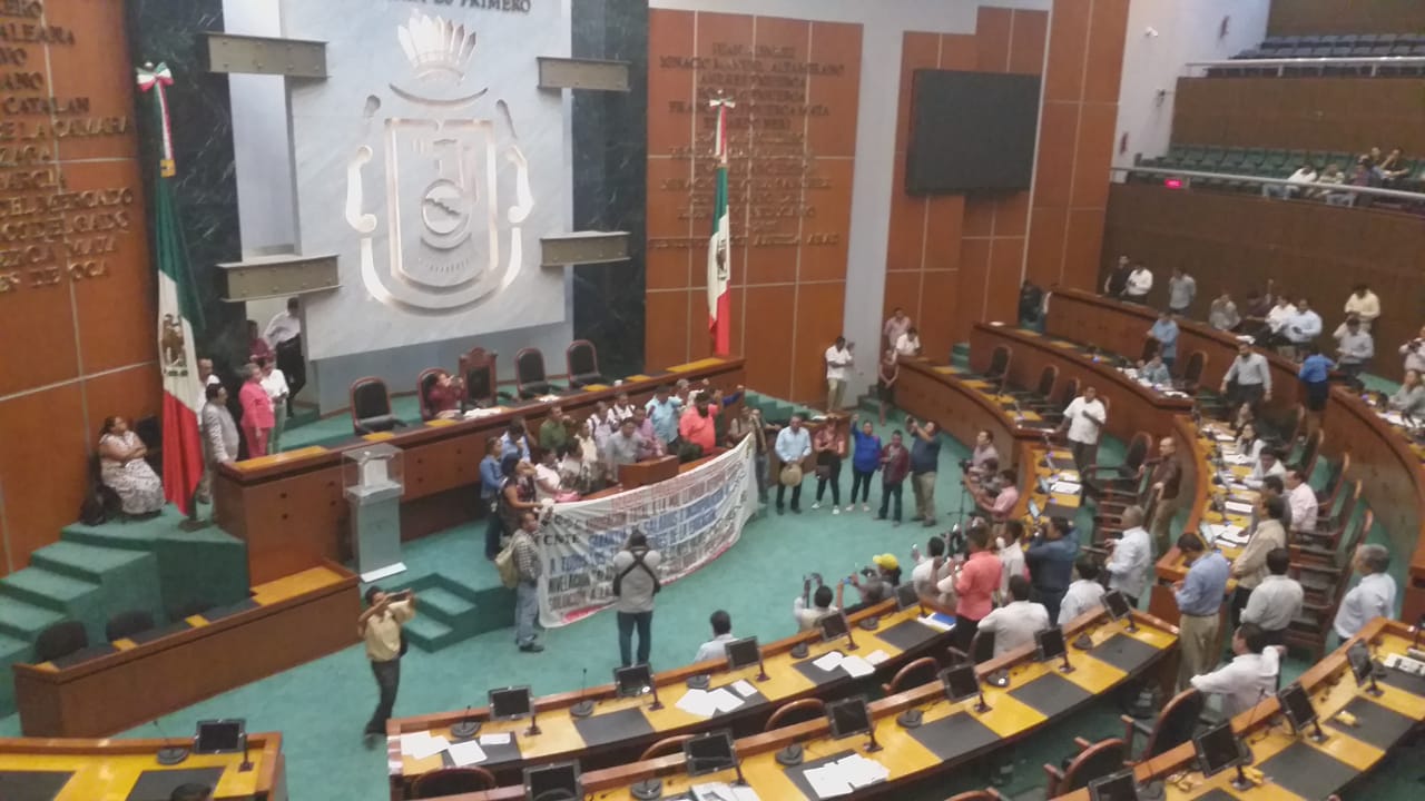 Loas maestros fueron avalados por fraccionamiento de Morena. (Rogelio Agustín)