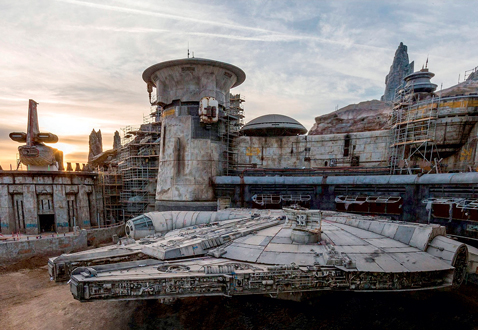 Millennium Falcon: Smugglers Run y StarWars: Rise of the Resistance son las principales atracciones.
