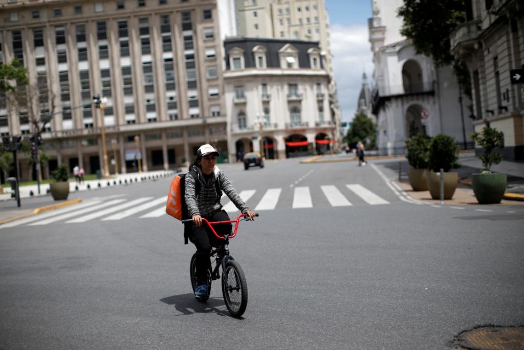 Entre las firmas afectadas por la medida del gobierno de Buenos Aires es Rappi, con servicio en Latinoamérica, incluido México (Reuters)