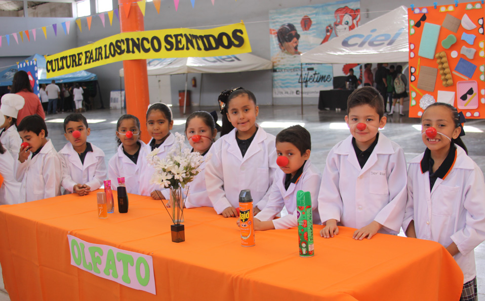 Alumnos desde preescolar hasta secundaria presentaron sus proyectos en diferentes temas. (Claudia Luévano)