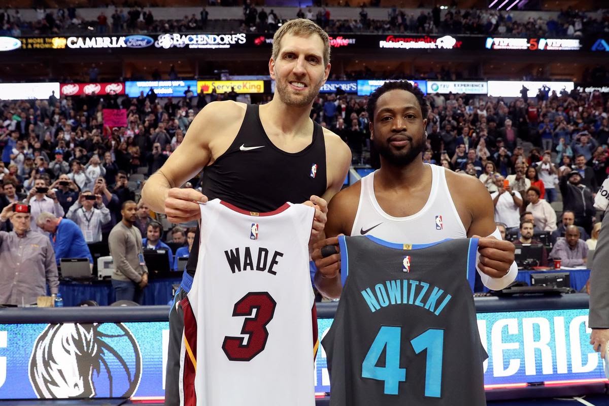 Dirk Nowitzki junto con Dwyane Wade  en la NBA (Especial)